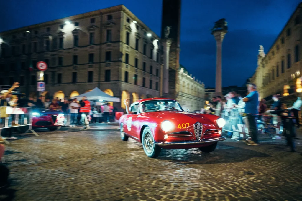 Alfa Romeo triomphe aux 1000 Miglia et célèbre son héritage légendaire 5 Alfa Romeo triomphe aux 1000 Miglia et célèbre son héritage légendaire