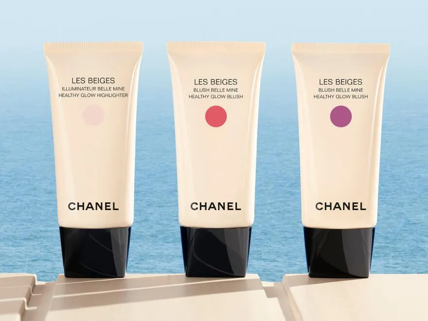 Chanel réinvente l’une de ses couleurs les plus iconiques avec la collection Rouge Noir