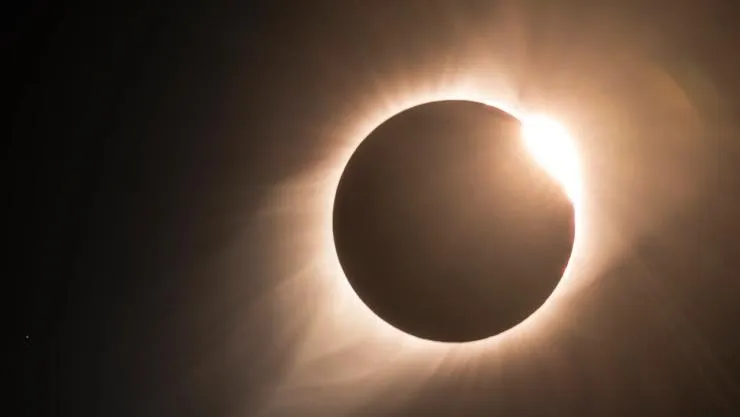 Éclipse solaire 2026 : les images spectaculaires d’un phénomène qui a traversé le monde 4 beauté de l'éclipse