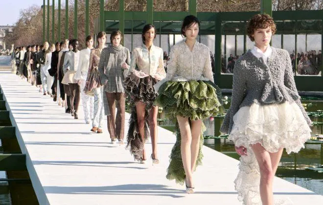 Dior Haute Couture Automne-Hiver 2026-2027 : Jonathan Anderson signe une ode à la sculpture et à la féminité
